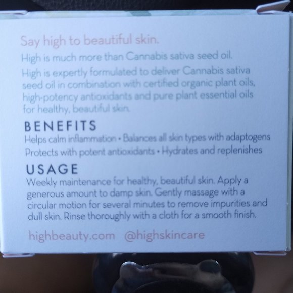 High. High maintenance. Cannabis peeling mask - Picture 2 of 4